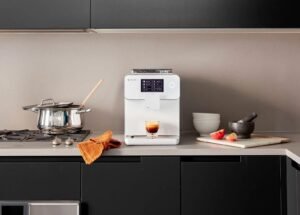 TK 01 Automatic Espresso Machine White with Touchscreen and Integrated Grinder - Image 2