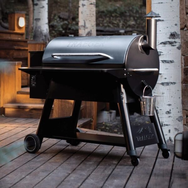 884 Sq In Pellet Grill with Digital Temperature Control