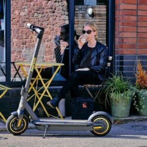 350W Foldable Electric Scooter 25 KM/H - Image 4