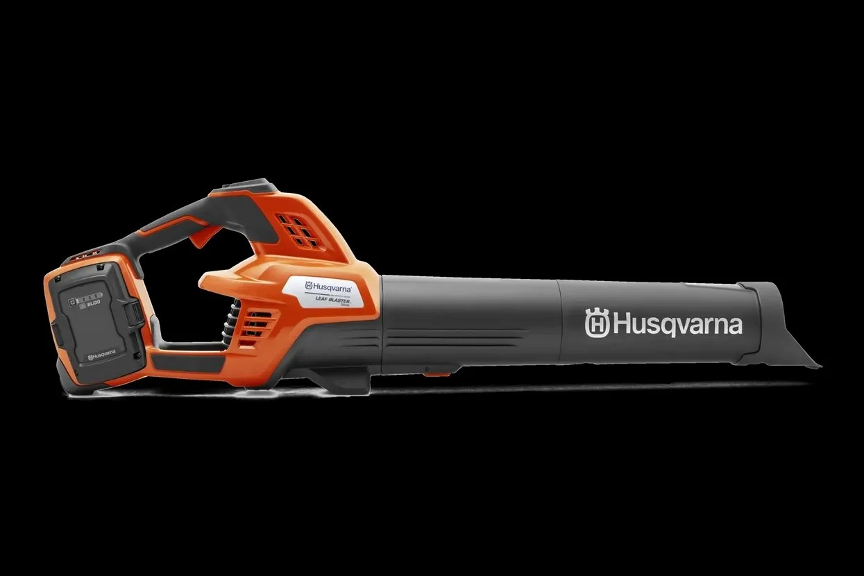 Husqvarna 350iB Battery Blower 36V 800 CFM 200 MPH Leaf Blower Husqvarna 350iB Battery Blower 36V 800 CFM 200 MPH Leaf Blower - Image 1